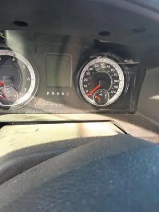 Ram 1500 Clásico 2021 4x4 Tradesman 2p Camión Regular Cab 6,3 pies SB