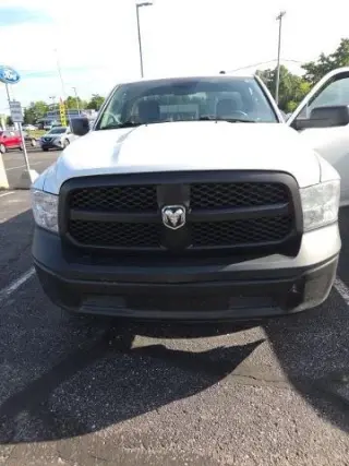 Ram 1500 Clásico 2021 4x4 Tradesman 2p Camión Regular Cab 6,3 pies SB