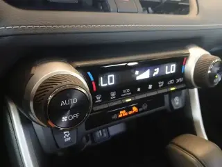 Toyota RAV4 2025 XLE 4dr SUV
