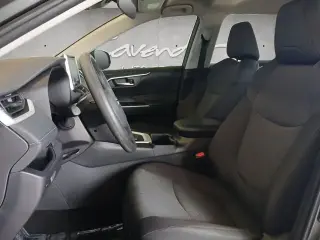 Toyota RAV4 2025 XLE 4dr SUV