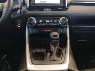 Toyota RAV4 2025 XLE 4dr SUV