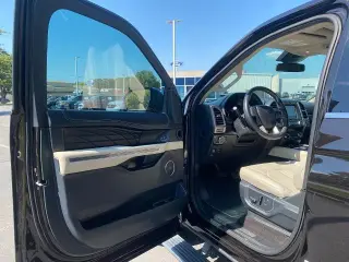 Ford Expedition 2021 4x4 Platinum 4p SUV