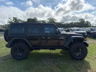 Jeep Wrangler Unlimited 2018 4x4 Rubicon 4dr SUV (lanzamiento a mitad del año)