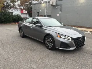 Nissan Altima 2023 AWD 2.5 SV 4dr Sedán
