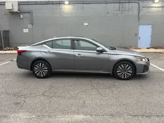 Nissan Altima 2023 AWD 2.5 SV 4dr Sedán