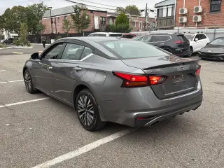 Nissan Altima 2023 AWD 2.5 SV 4dr Sedán
