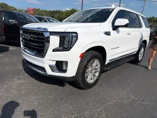 GMC Yukon 2022 4x2 SLT SUV 4 puertas