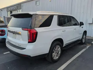 GMC Yukon 2022 4x2 SLT SUV 4 puertas