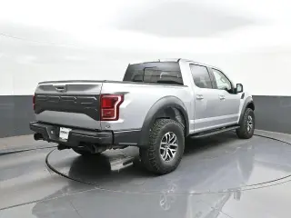 Ford F-150 2018 4x4 Raptor 4dr SuperCrew 5.5 ft. SB