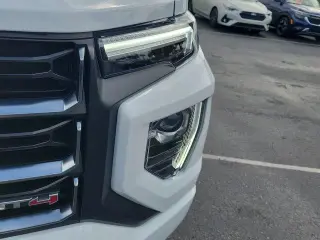 GMC Canyon 2026 4x4 AT4 4dr Crew Cab 5 ft. SB