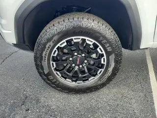 GMC Canyon 2026 4x4 AT4 4dr Crew Cab 5 ft. SB