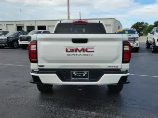 GMC Canyon 2026 4x4 AT4 4dr Crew Cab 5 ft. SB