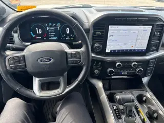 Ford F-150 2022 4x4 Lariat 4dr SuperCrew 5.5 ft. SB