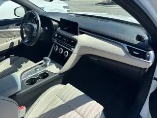 Genesis G70 2022 3.3T Standard 4dr Sedán
