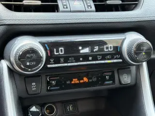 Toyota RAV4 2024 Limited 4dr SUV