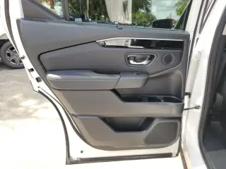 Honda Pilot 2023 EX-L 4 SUV con Sillas Capitán Traseras