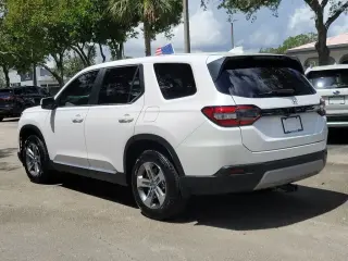 Honda Pilot 2023 EX-L 4 SUV con Sillas Capitán Traseras