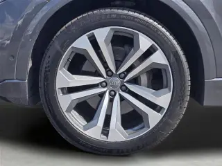 Audi Q8 2019 AWD quattro Prestige 55 TFSI 4dr SUV