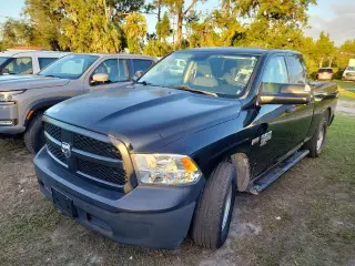 Ram 1500 Clásico 2022 4x4 Tradesman 4p Cabina Cuadrada Cuadrada 6,3 ft. SB Pickup