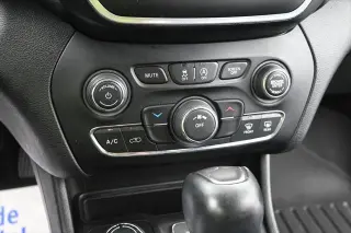 Jeep Cherokee 2019 4x4 Latitude Plus 4dr SUV