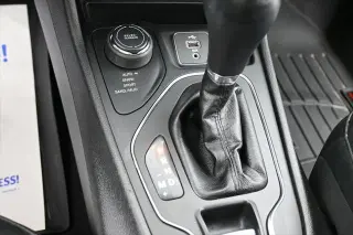Jeep Cherokee 2019 4x4 Latitude Plus 4dr SUV