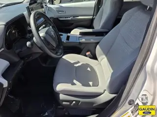 Toyota Sienna 2025 LE 8-Pasajeros 4dr Mini-Van