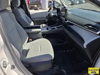 Toyota Sienna 2025 LE 8-Pasajeros 4dr Mini-Van
