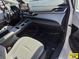 Toyota Sienna 2025 LE 8-Pasajeros 4dr Mini-Van