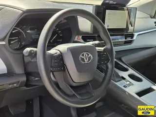 Toyota Sienna 2025 LE 8-Pasajeros 4dr Mini-Van