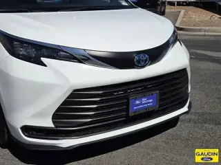 Toyota Sienna 2025 LE 8-Pasajeros 4dr Mini-Van