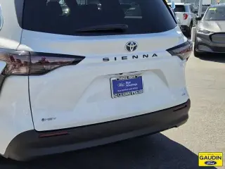 Toyota Sienna 2025 LE 8-Pasajeros 4dr Mini-Van