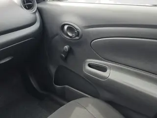 Nissan Versa 2015 1.6 S Plus 4dr Sedán