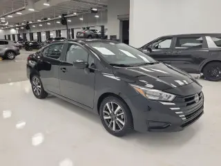 Nissan Versa 2025 SV 4dr Sedán