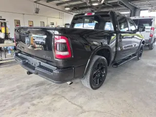 Ram 1500 2020 4x4 Laramie 4p Cabina Extendida 5.6 pies ST Camioneta