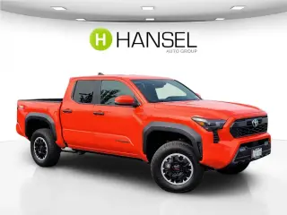 Toyota Tacoma 2024 4x4 SR5 4p Doble Cabina Cuadrada 5.0 ft CB