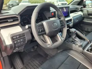 Toyota Tacoma 2024 4x4 SR5 4p Doble Cabina Cuadrada 5.0 ft CB