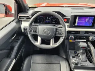 Toyota Tacoma 2024 4x4 SR5 4p Doble Cabina Cuadrada 5.0 ft CB