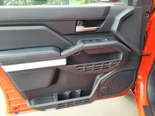 Toyota Tacoma 2024 4x4 SR5 4p Doble Cabina Cuadrada 5.0 ft CB