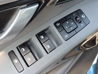 Kia Niro 2023 SX Touring 4dr Crossover