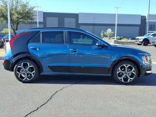 Kia Niro 2023 SX Touring 4dr Crossover
