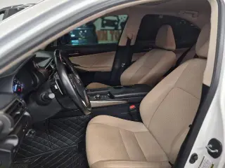Lexus IS 300 2020 4p Sedan