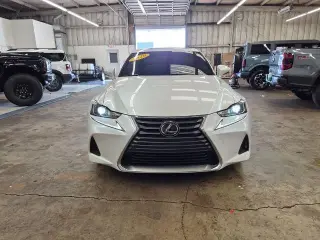 Lexus IS 300 2020 4p Sedan