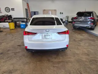 Lexus IS 300 2020 4p Sedan