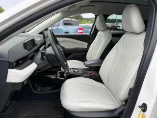 Ford Mustang Mach-E 2023 AWD Premium 4p SUV