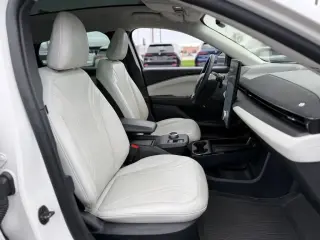 Ford Mustang Mach-E 2023 AWD Premium 4p SUV