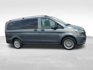 Mercedes-Benz Metris 2023 Passenger 4dr Mini-Van