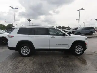 Jeep Grand Cherokee L 2023 4x2 Laredo 4dr SUV