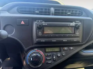 Toyota Prius c 2013 Two 4dr Hatchback