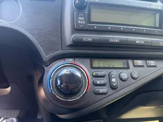 Toyota Prius c 2013 Two 4dr Hatchback
