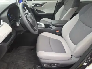 Toyota RAV4 Hybrid 2025 AWD XLE 4dr SUV